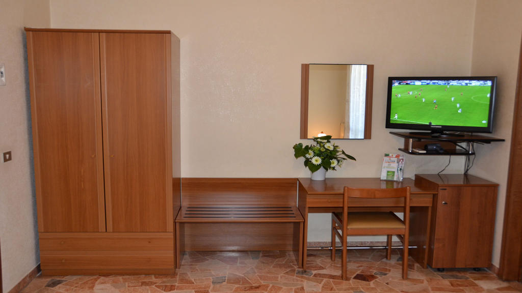 Hotel A-14 Modugno Bilik gambar